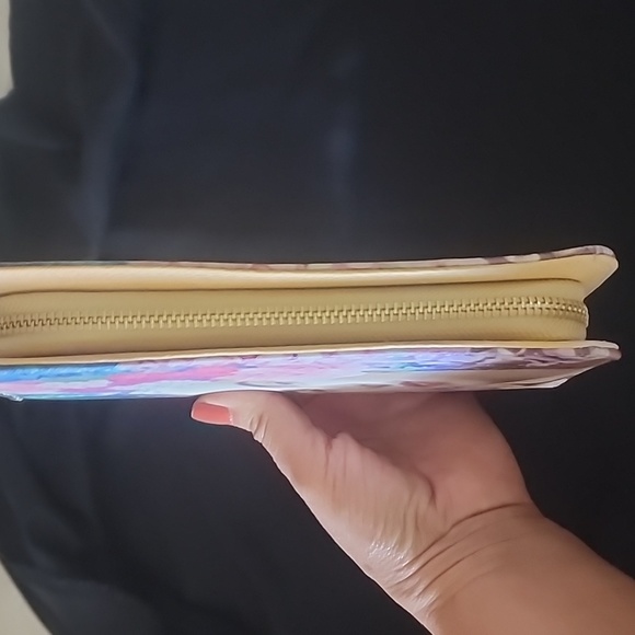 Wallet - Picture 4 of 6